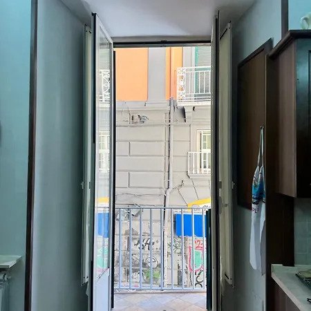 L Angolo Di Dante 나폴리